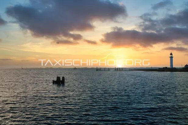 Taxi van Hellevoetsluis naar Schiphol Airport