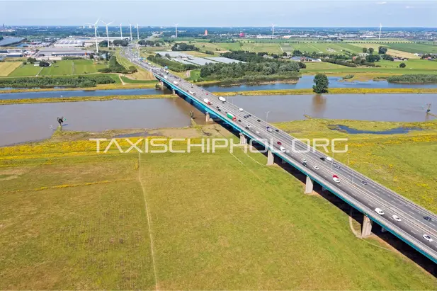 Taxi van Nieuwegein naar Schiphol Airport