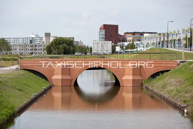 Taxi van Spijkenisse naar Schiphol Airport